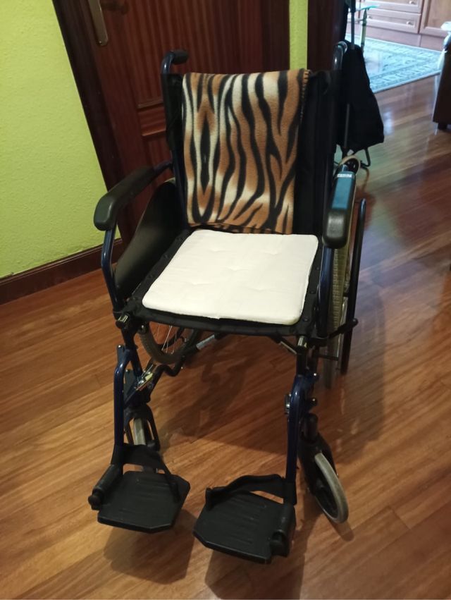 Silla de ruedas plegable