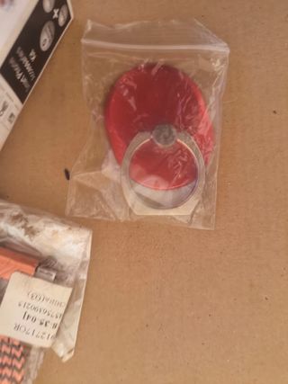 3 Cables USB + Mando Bluetooth + Soporte móvil