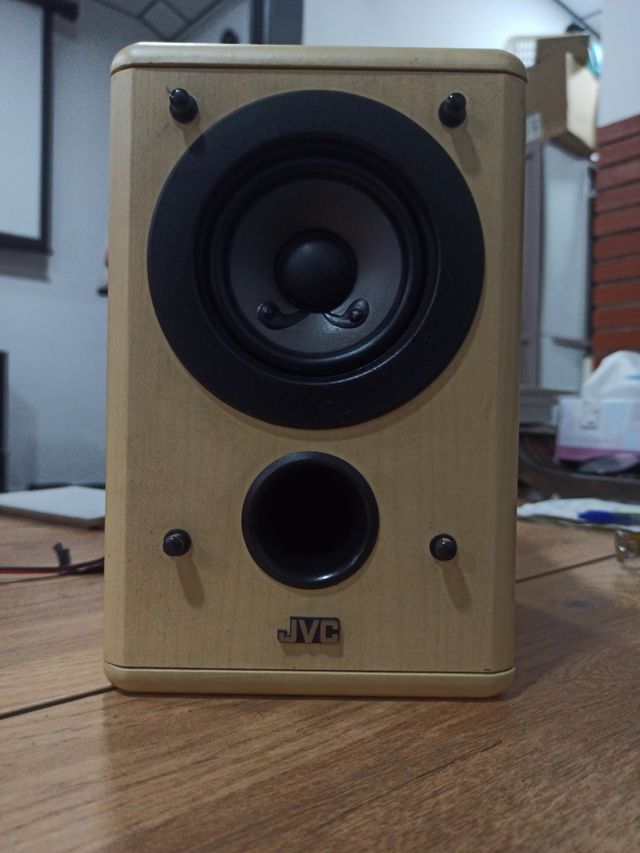 Altavoces JVC - DE ESTANTERIA