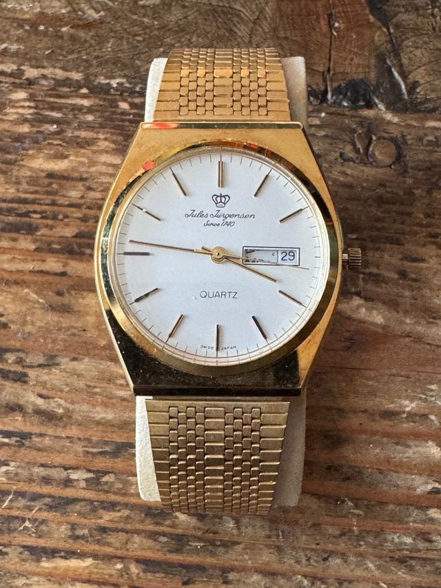 Reloj Jules Jürgensen dorado cuarzo