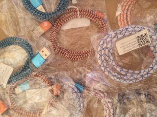 8 Cables USB trenzados y 7 LED tipo B