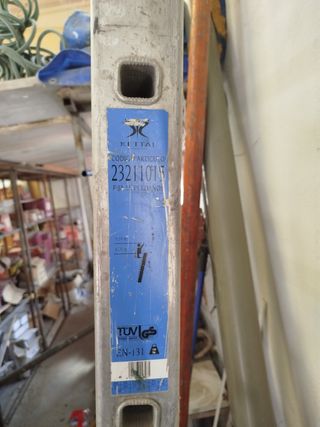 Escalera aluminio 15 peldaños