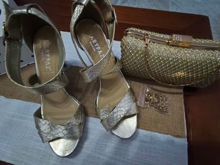 Zapatos dorado MARYPAZ tacón 9cm y bolso a juego 