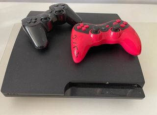 PS3 (PlayStation 3) con mandos