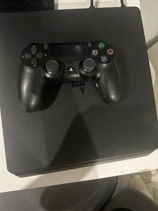 Ps4 + mando + 3 juegos
