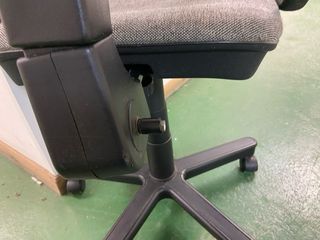 Silla oficina giratoria gris