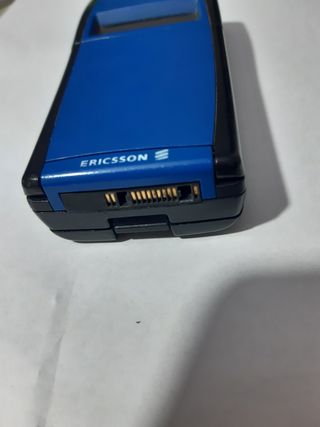 Teléfono Ericsson GF768 - Azul Sin cargador