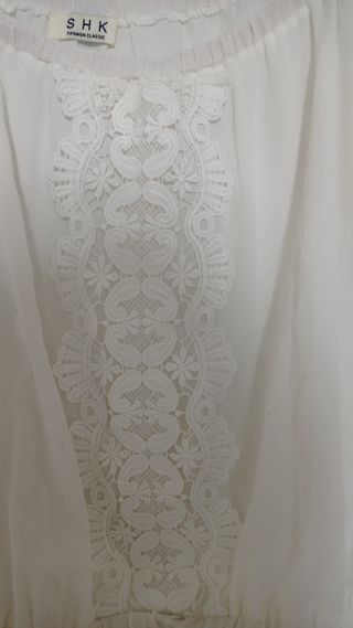 Blusa o top ideal para falda rociera