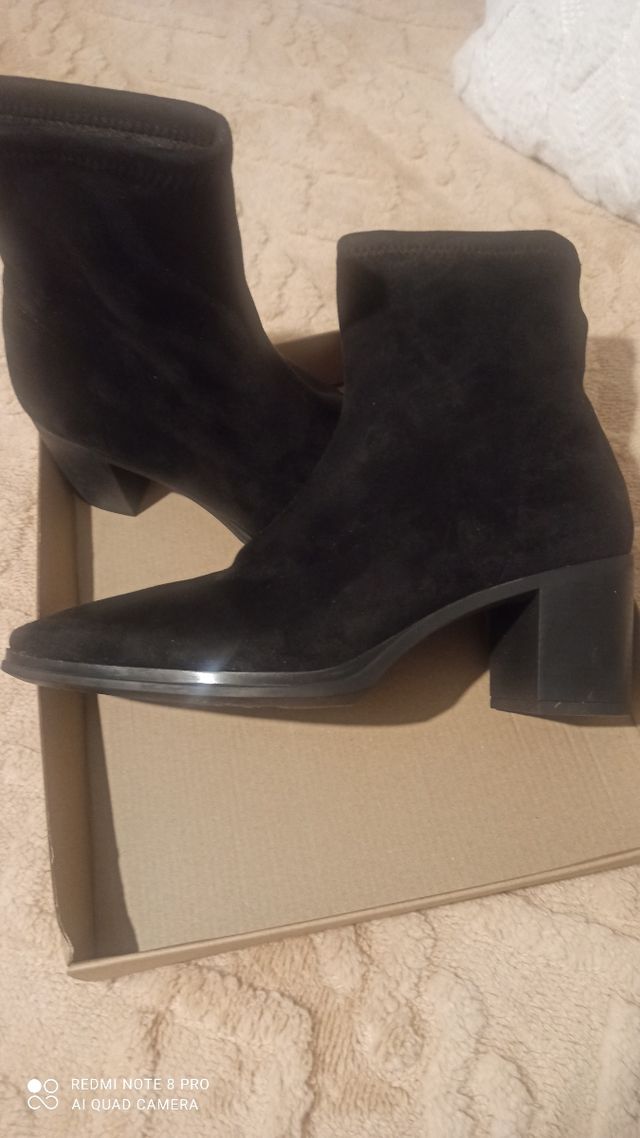 Botas negras mujer ,muy cómodas y buena marca