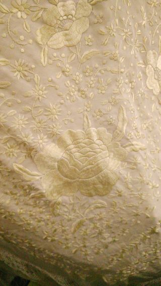 Manton de.manila seda bordado a mano