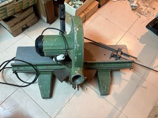 Sierra Ingletadora Italiana Vieja, pero en uso.