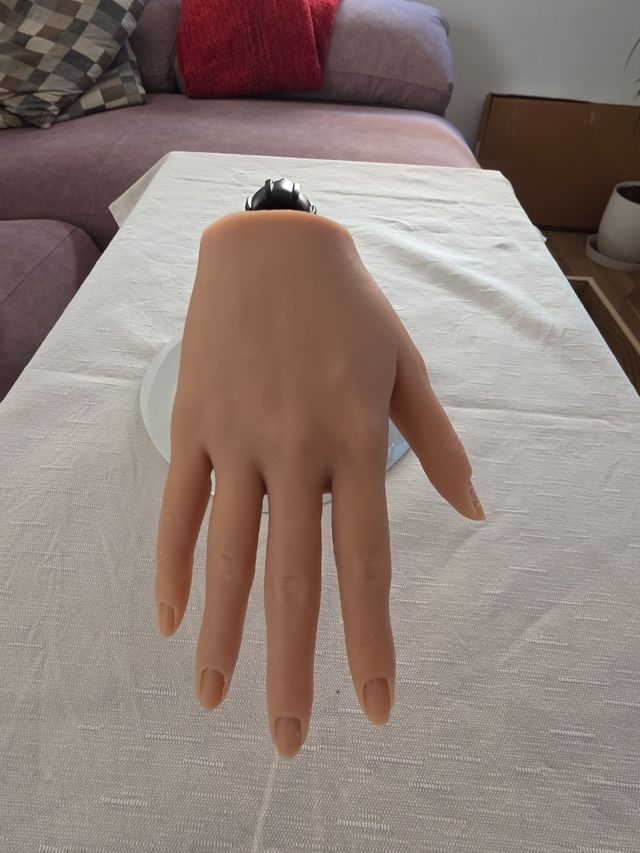 Mano de silicona.