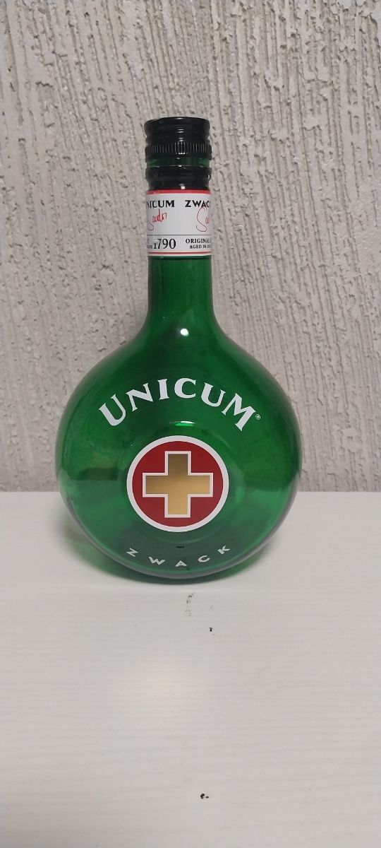 Bottiglia vuota unicum zwack