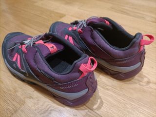 Zapatillas de montaña impermeables