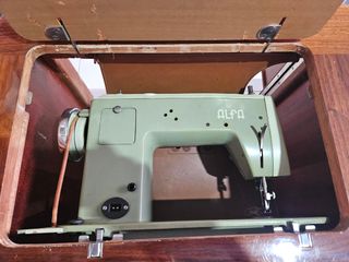 Máquina coser ALFA con mueble
