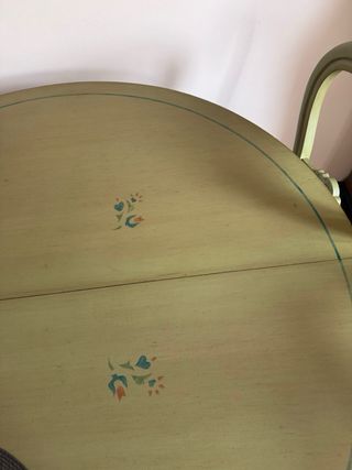 Mesa redonda 1,20m  + 4 sillas vintage