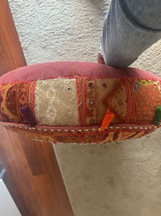 Puff patchwork multicolor hecho a mano.