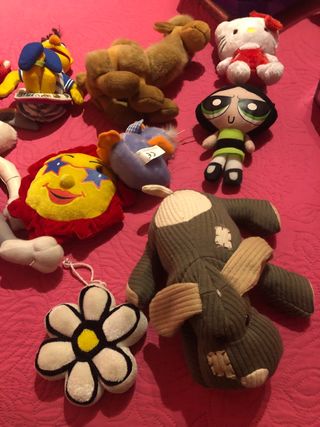 Lote de 17 Peluches y figuras se regalan velas