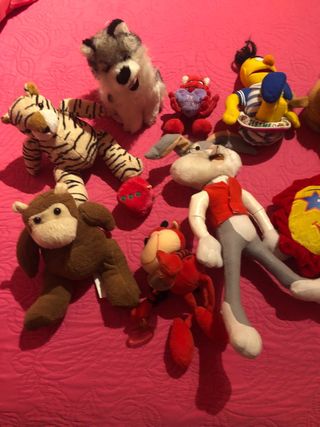 Lote de 17 Peluches y figuras se regalan velas