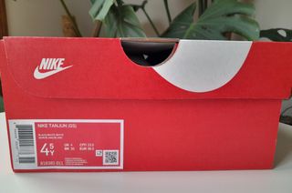 Zapatillas Nike Tanjun Negro. Talla 36,5