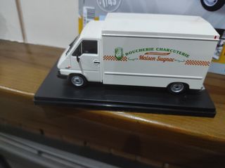 Renault Máster 1:43 - Camión Charcutería