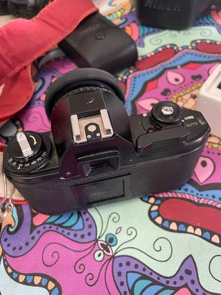 Camara antigua Nikon M90 35mm