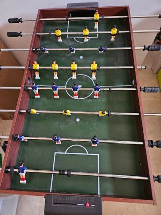Mesa multijuegos. Futbolín