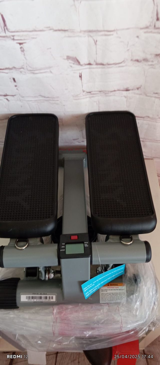 ESCALON  EJERCICIO CASA A ESTRENAR R 25-4383