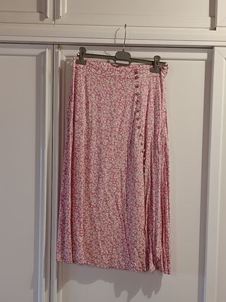 Falda midi floral rosa