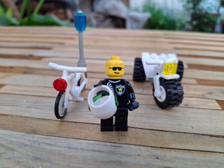 Lego moto y bici de policía