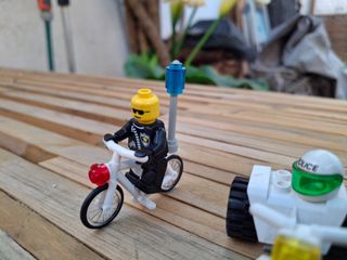 Lego moto y bici de policía