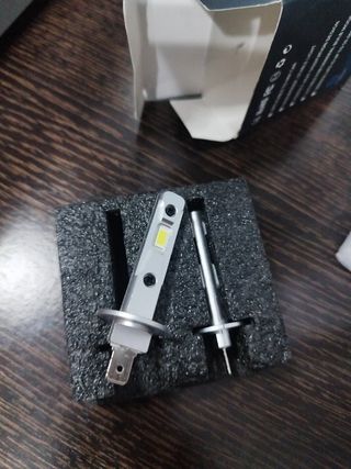 Dos juegos bombillas para coche.  n*297