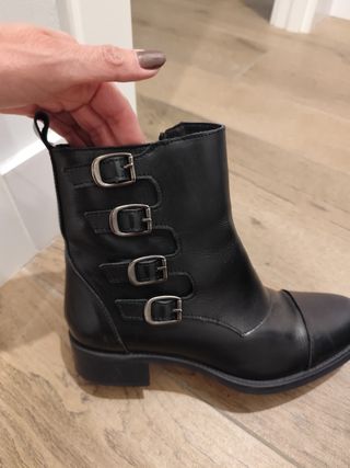 Botines negros piel - planos