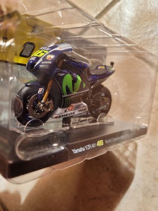 セール…バレンティーノ・ロッシ直筆サイン入り写真…Valentino Rossi セール…バレンティーノ・ロッシ直筆サイン入り写真…Valentino