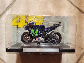 Modellino Yamaha YZR-M1 Rossi 2015
