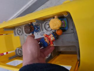 bus escolar con pala para arrastrar