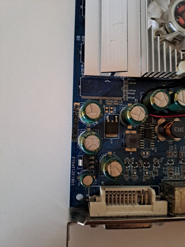 Placa gráfica Nvidia GeForce FX 5200 (AGP)
