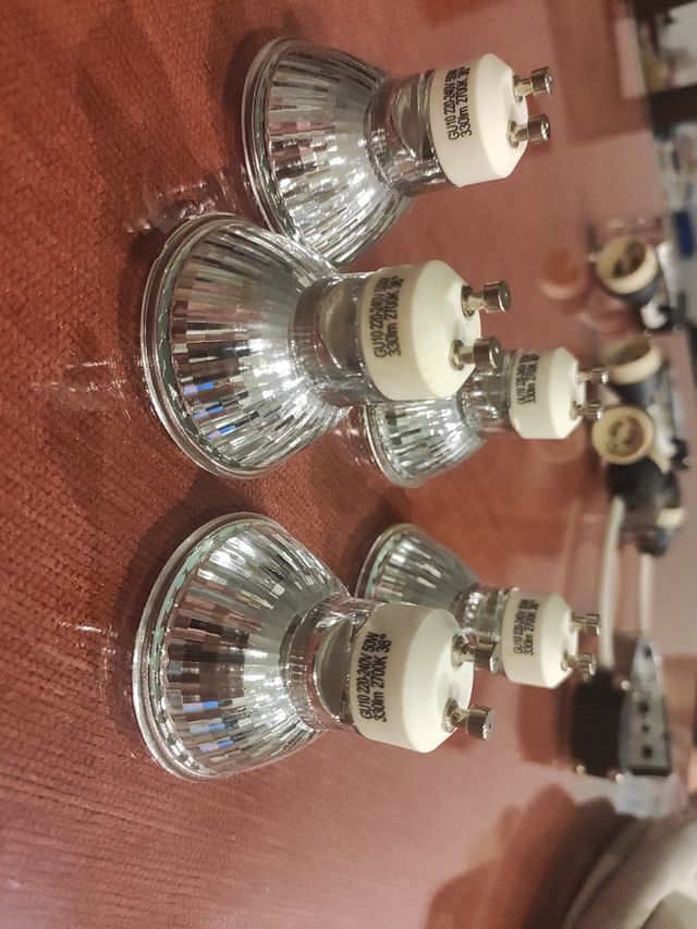 5 Portalámparas GU10 y 5 Focos 50W