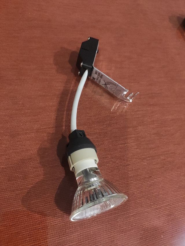 5 Portalámparas GU10 y 5 Focos 50W