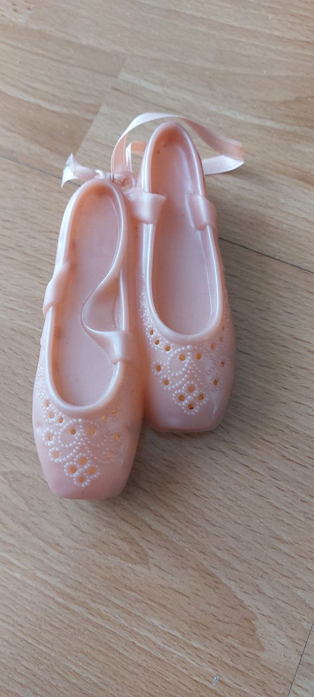 N° 163.- Figuritas de Avon