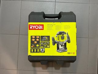 Fresadora RYOBI de 1600 w y profundidad de fresado de 55 mm
