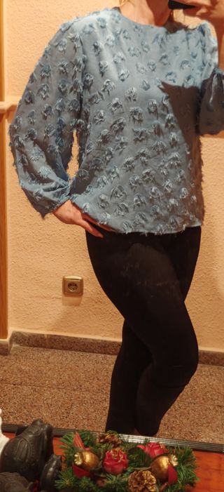 Blusa turquesa flocada talla L