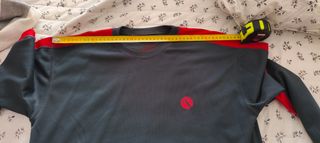 Sudadera Neek Peak negra y roja