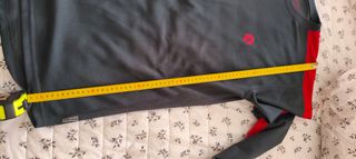 Sudadera Neek Peak negra y roja