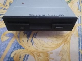 dvd, disketera floppy, t.grafica, ram, red, hdd