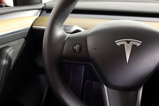 Tesla Model Y Gran Autonomia AUTOPILOT 4WD 514cv