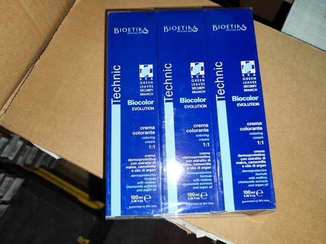 Tinta per capelli nero-blu