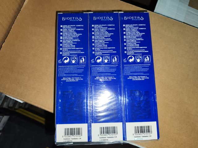 Tinta per capelli nero-blu