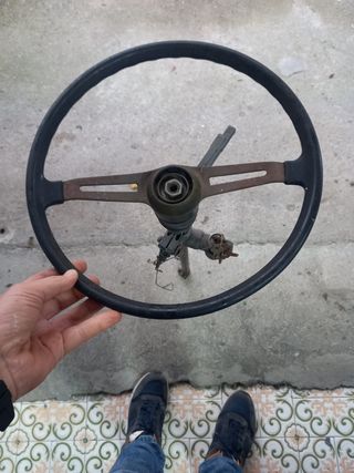 Volante Fiat 500 d'epoca con blocca sterzo