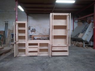 Mueble salón madera pino